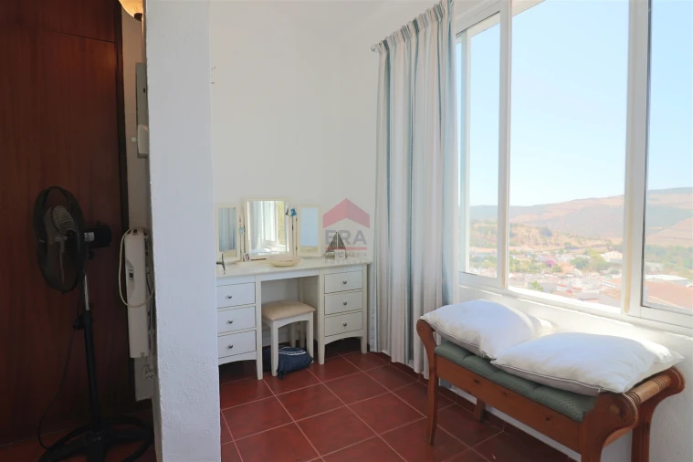 Moradia T0 para Venda em Alte Foto 16