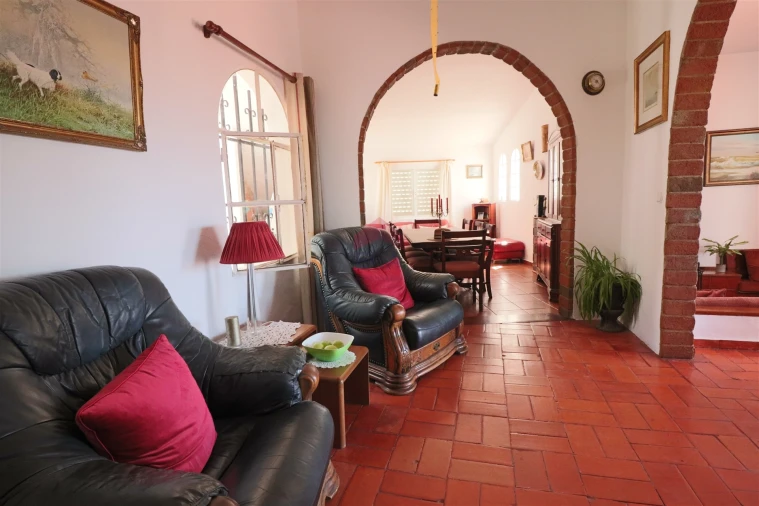 Moradia T0 para Venda em Alte Foto 4