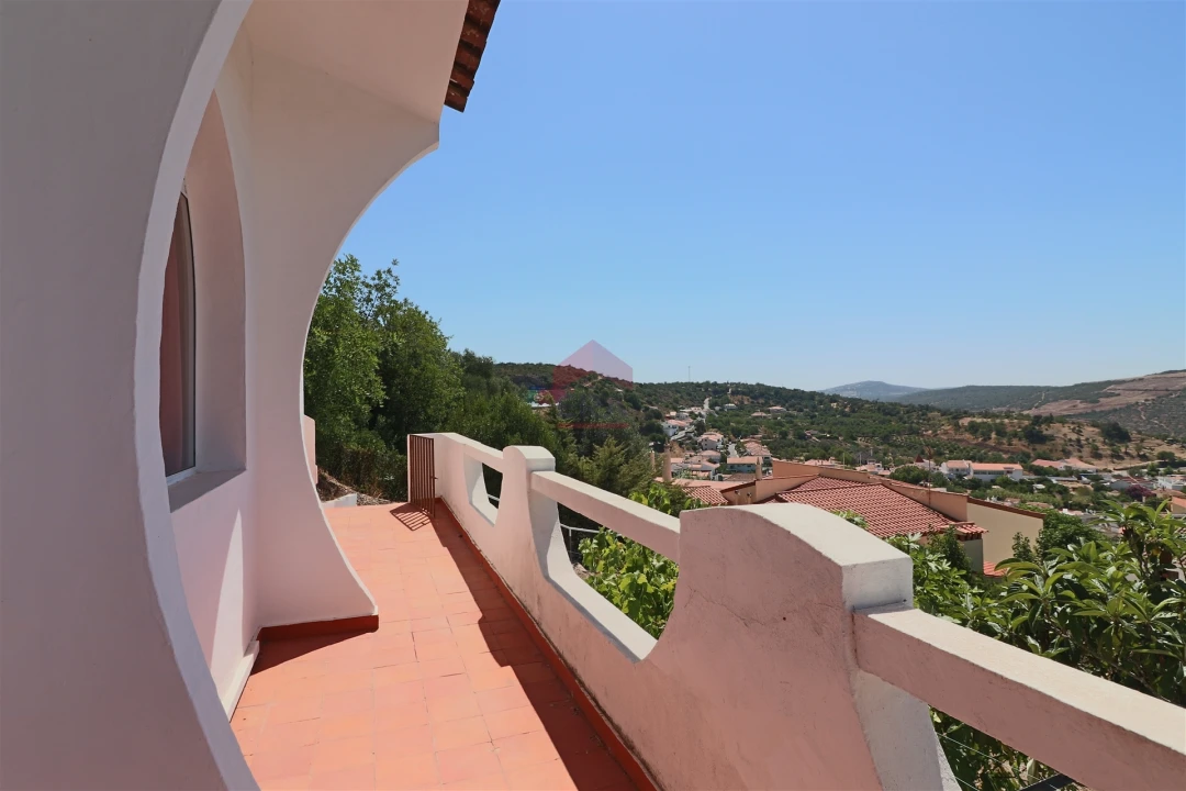 Moradia T0 para Venda em Alte Foto 26