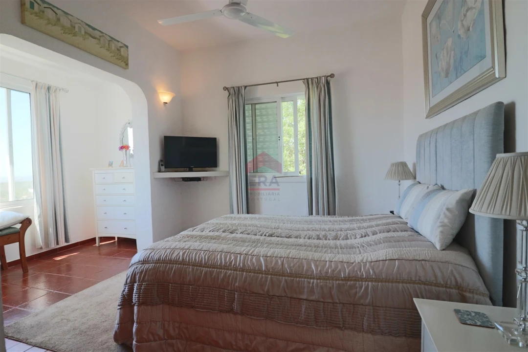 Moradia T0 para Venda em Alte Foto 13