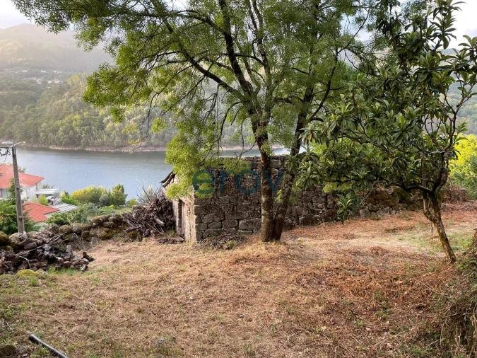 Terreno para Venda em Parada do Bouro Foto 2