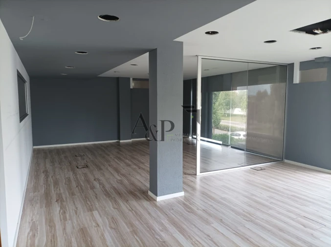 Loja para Arrendamento em Viseu Foto 2