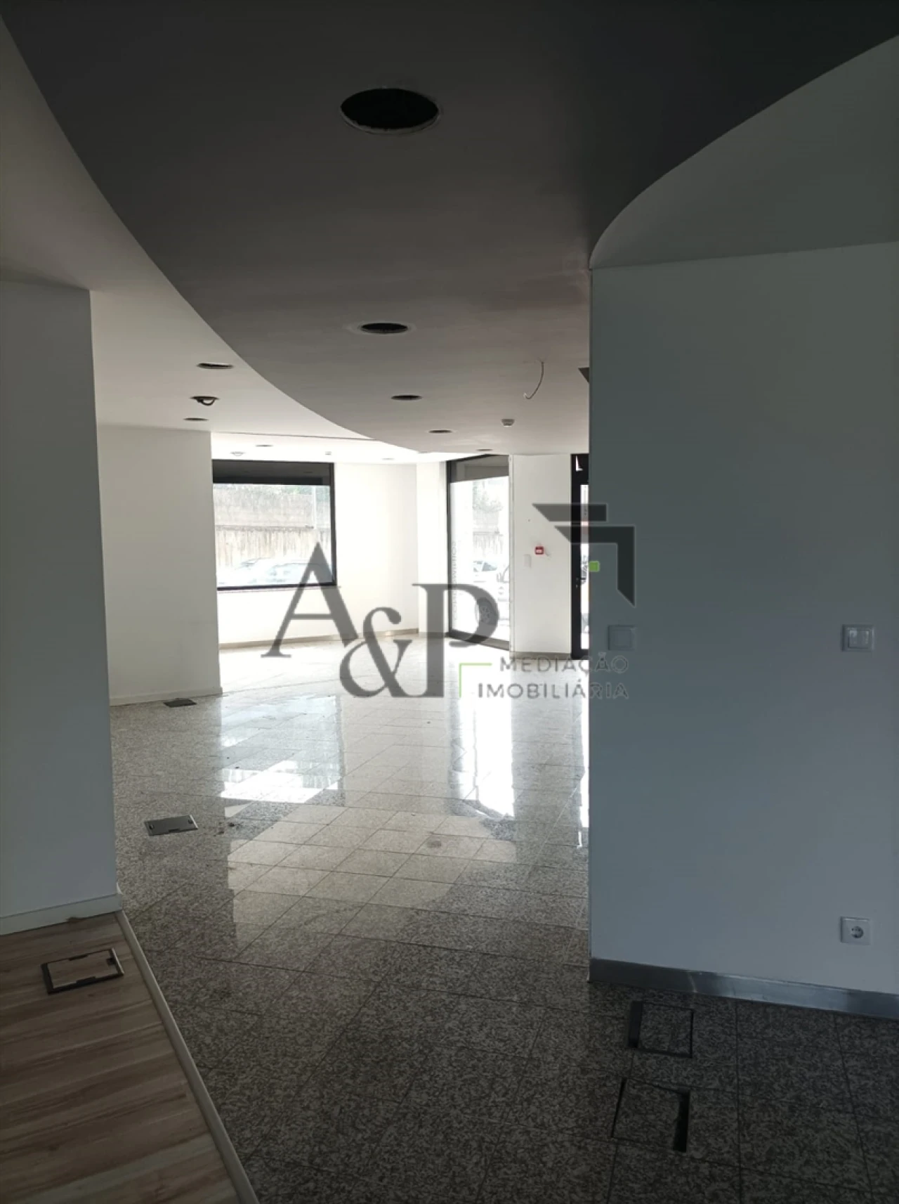 Loja para Arrendamento em Viseu Foto 6