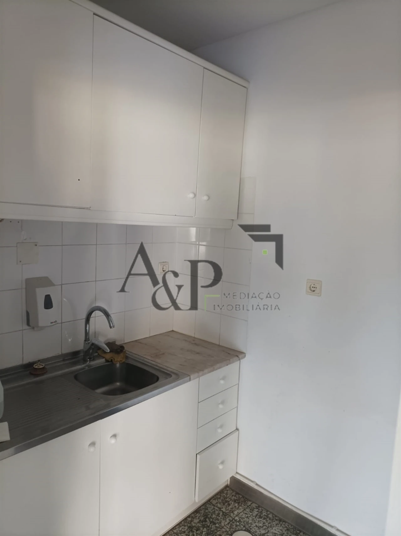 Loja para Arrendamento em Viseu Foto 4