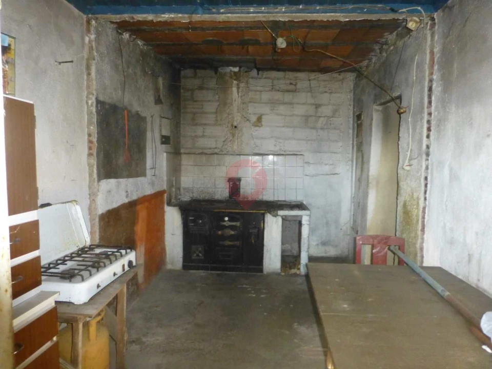 Moradia T1 para Venda em Vila e Roussas Foto 4