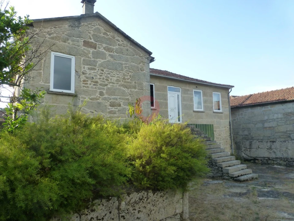 Moradia T4 para Venda em Tangil Foto 2