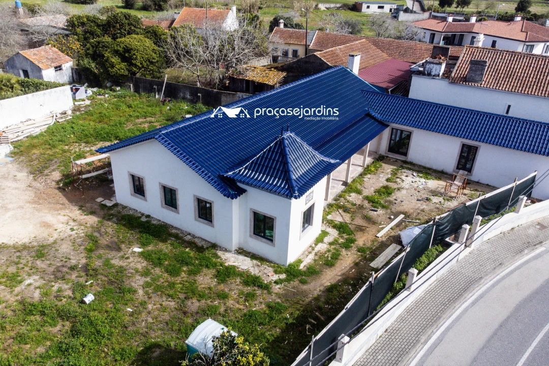 Moradia T3 para Venda em Monte Redondo e Carreira Foto 1