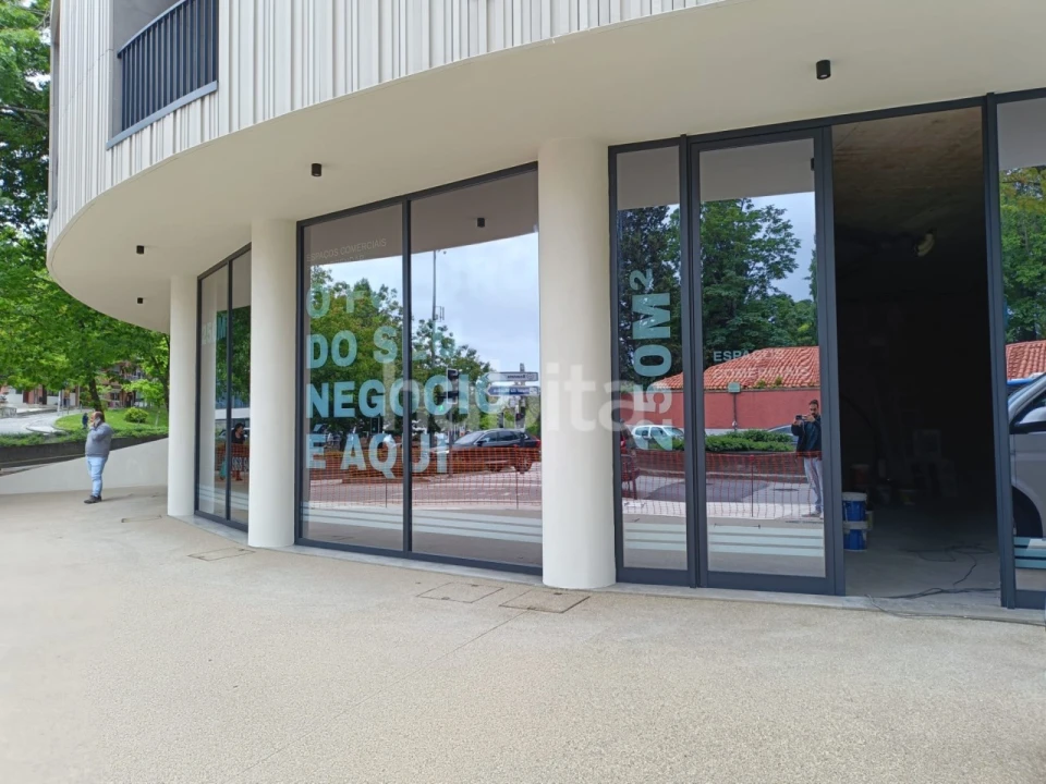 Loja para Arrendamento em Lordelo do Ouro e Massarelos Foto 7