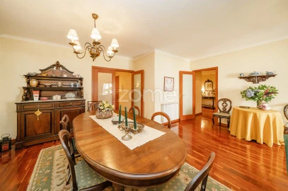 Apartamento T5 para Venda em São Vitor (Braga)