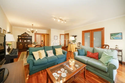 Apartamento T5 para Venda em São Vitor (Braga)