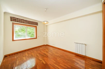 Apartamento T5 para Venda em São Vitor (Braga)