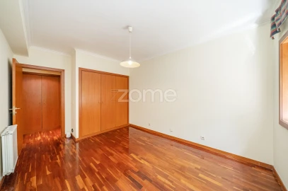 Apartamento T5 para Venda em São Vitor (Braga)