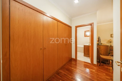 Apartamento T5 para Venda em São Vitor (Braga)