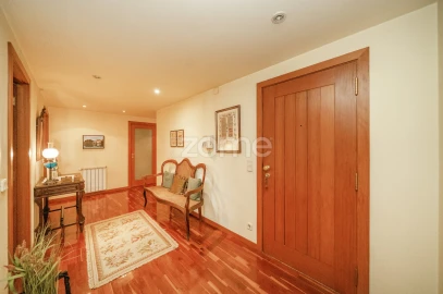Apartamento T5 para Venda em São Vitor (Braga)
