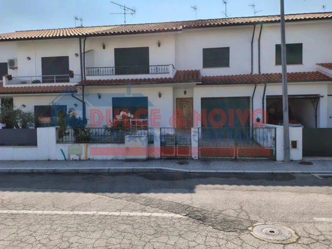 Moradia T4 para Venda em Valpaços e Sanfins Foto 1