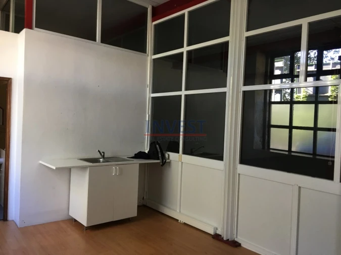 Escritório para Arrendamento em Paranhos Foto 5