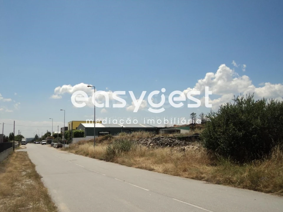 Terreno Comércio / Armazém para Venda em Alijo Foto 9