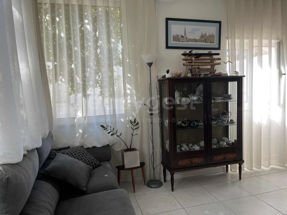 Moradia T4 para Venda em Santo Antonio dos Olivais Foto 3