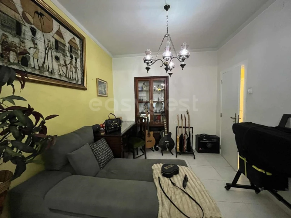 Moradia T4 para Venda em Santo Antonio dos Olivais Foto 4