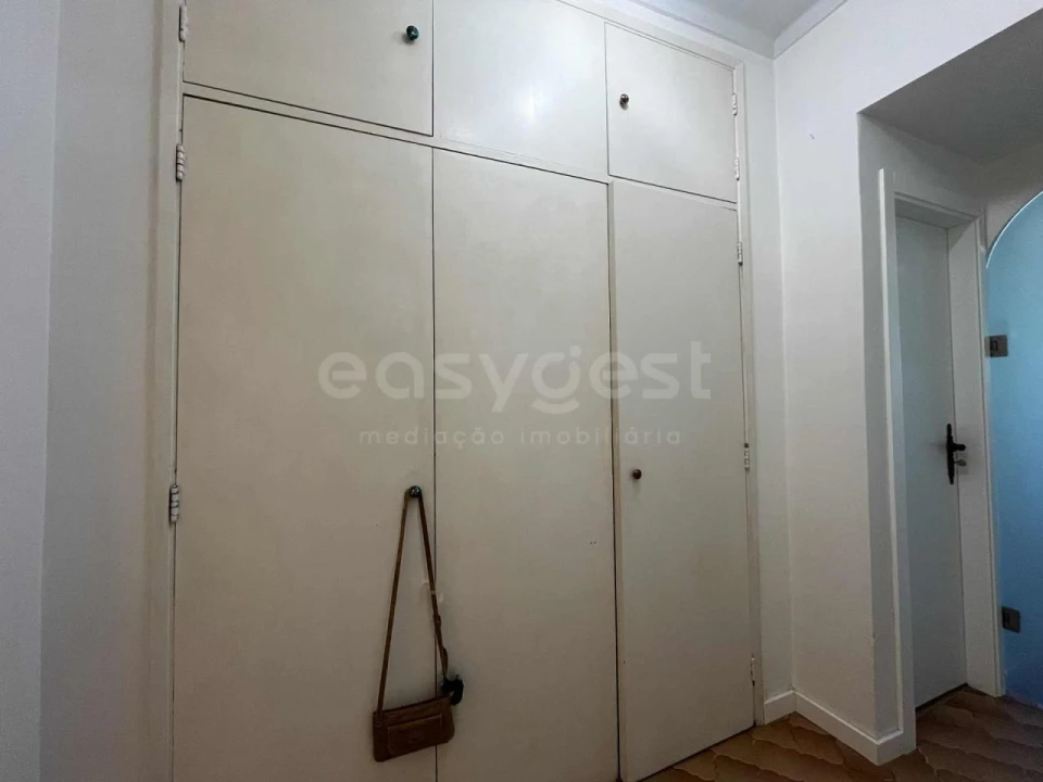 Moradia T4 para Venda em Santo Antonio dos Olivais Foto 16