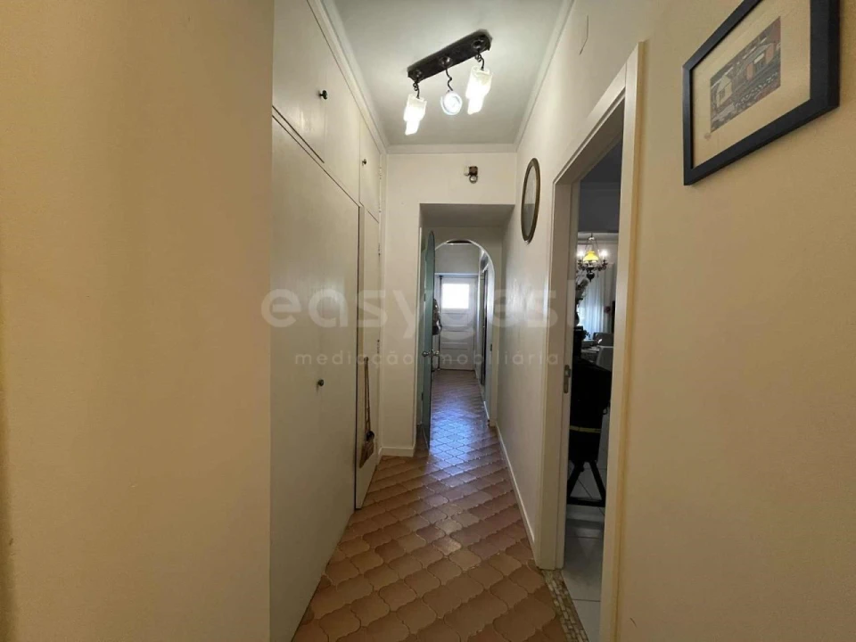 Moradia T4 para Venda em Santo Antonio dos Olivais Foto 24