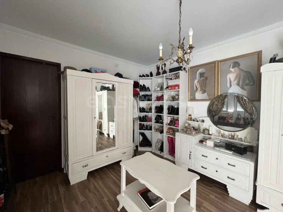 Moradia T4 para Venda em Santo Antonio dos Olivais Foto 40