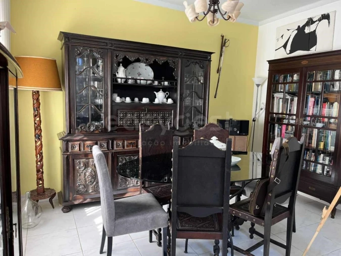 Moradia T4 para Venda em Santo Antonio dos Olivais Foto 5