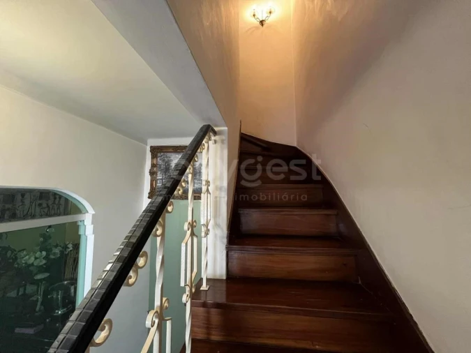 Moradia T4 para Venda em Santo Antonio dos Olivais Foto 13