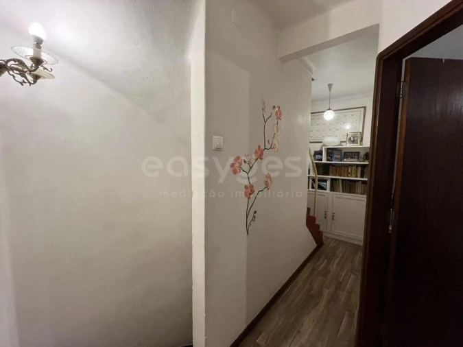 Moradia T4 para Venda em Santo Antonio dos Olivais Foto 26