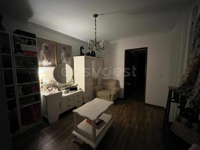 Moradia T4 para Venda em Santo Antonio dos Olivais Foto 39