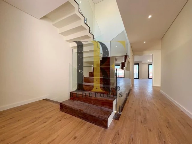 Moradia T4 para Venda em Canedo, Vale e Vila Maior Foto 3