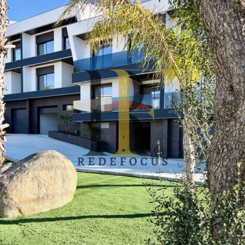 Moradia T4 para Venda em Canedo, Vale e Vila Maior Foto 2