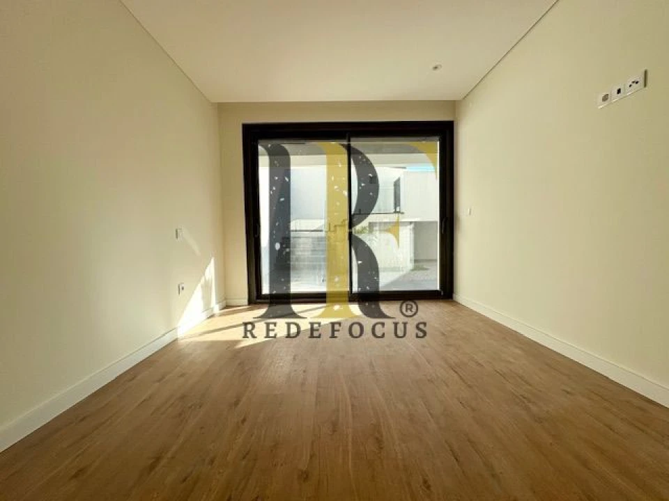 Moradia T4 para Venda em Canedo, Vale e Vila Maior Foto 16