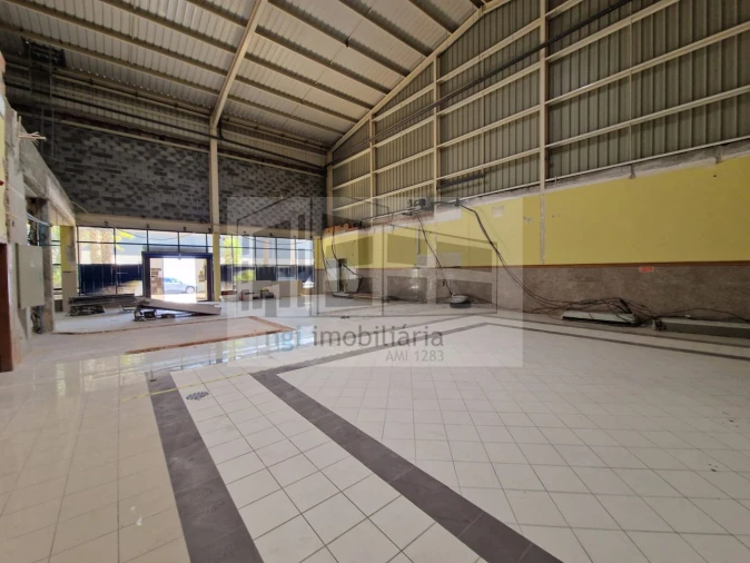 Loja para Venda em Vialonga Foto 3