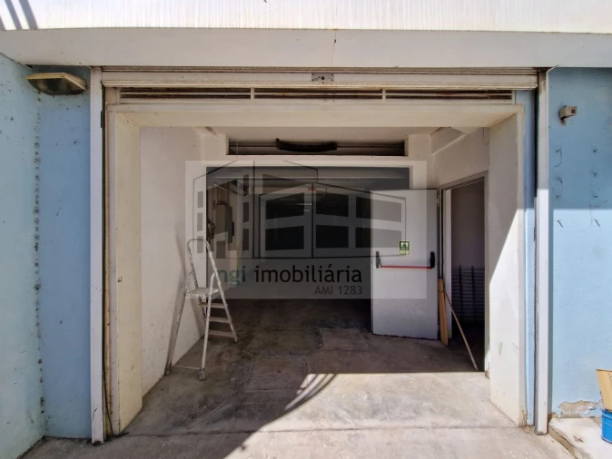 Loja para Venda em Vialonga Foto 32