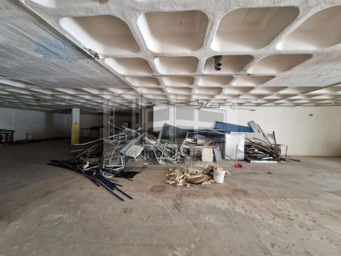 Loja para Venda em Vialonga Foto 22