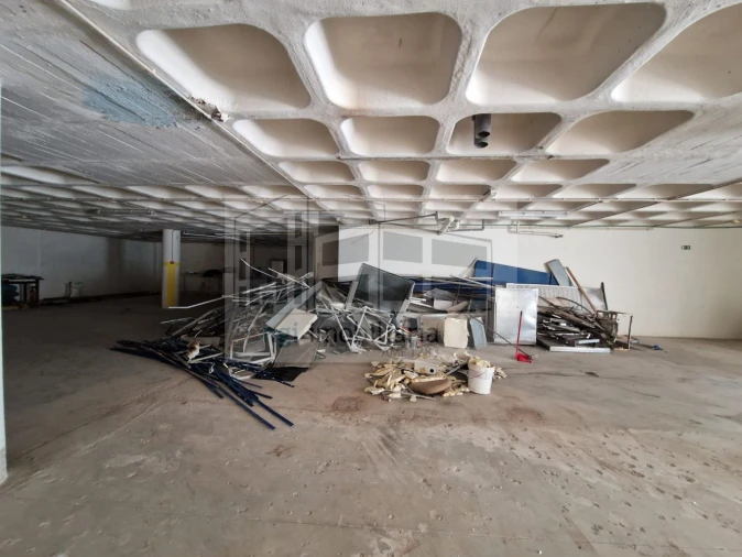 Loja para Venda em Vialonga Foto 23