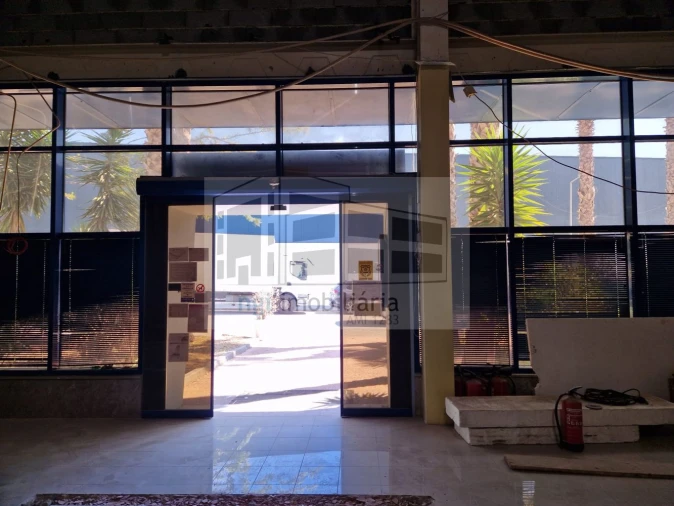 Loja para Venda em Vialonga Foto 37