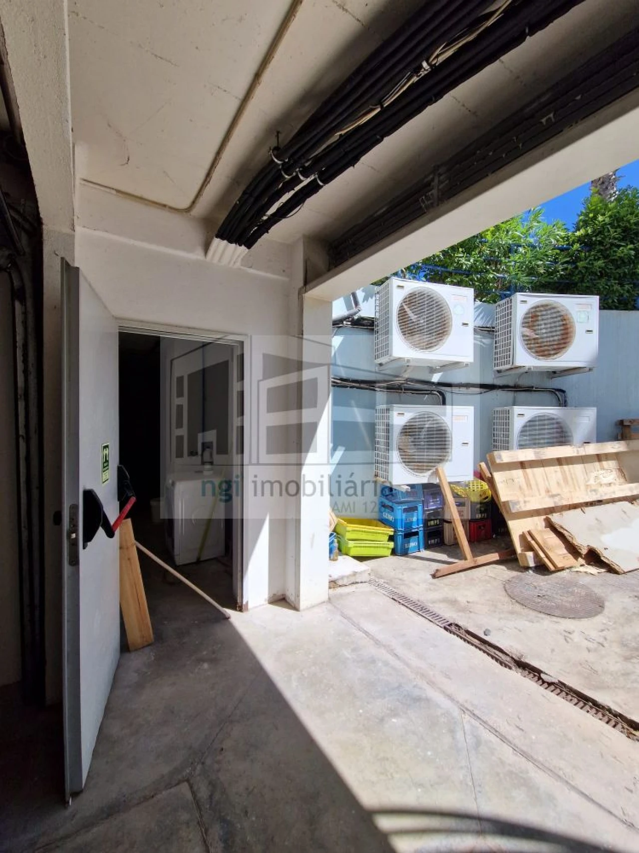 Loja para Venda em Vialonga Foto 18