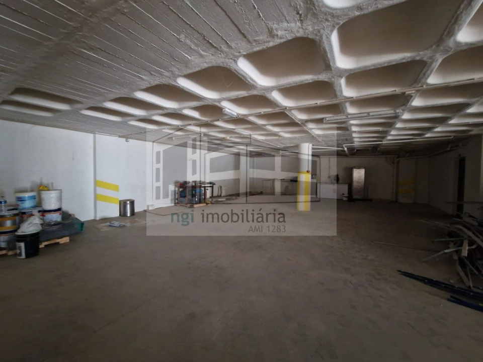 Loja para Venda em Vialonga Foto 19