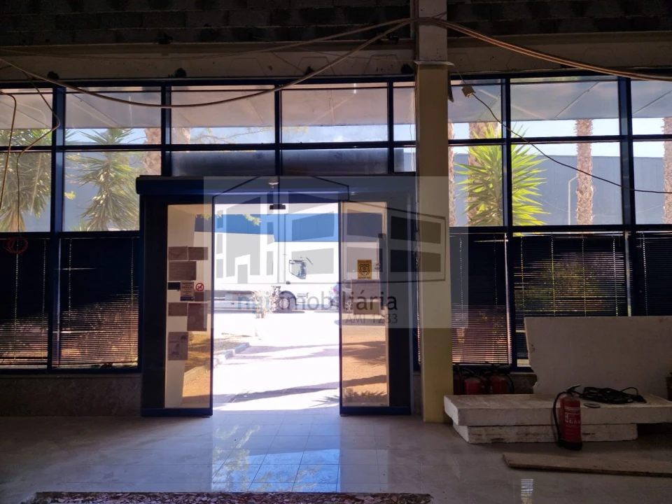 Loja para Venda em Vialonga Foto 37