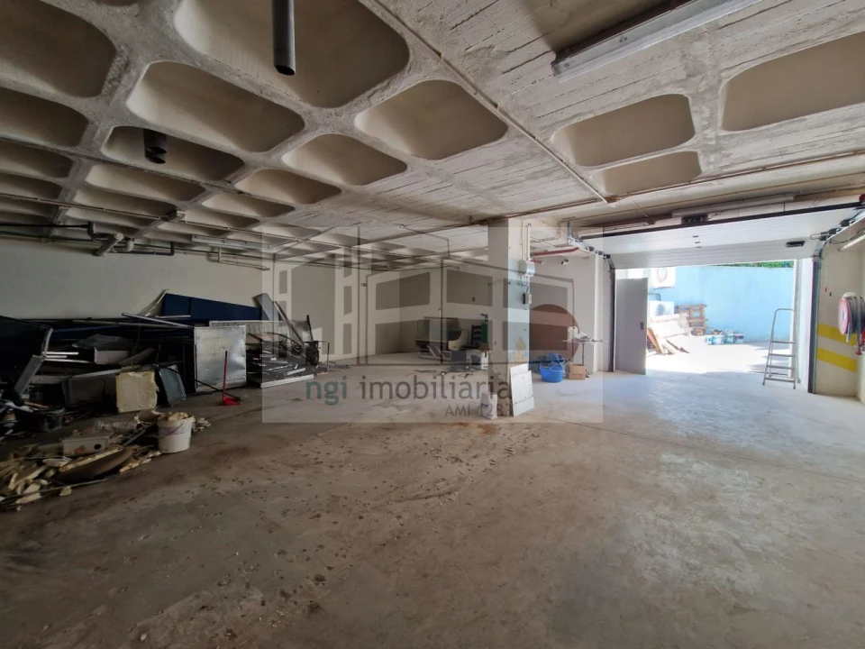 Loja para Venda em Vialonga Foto 21