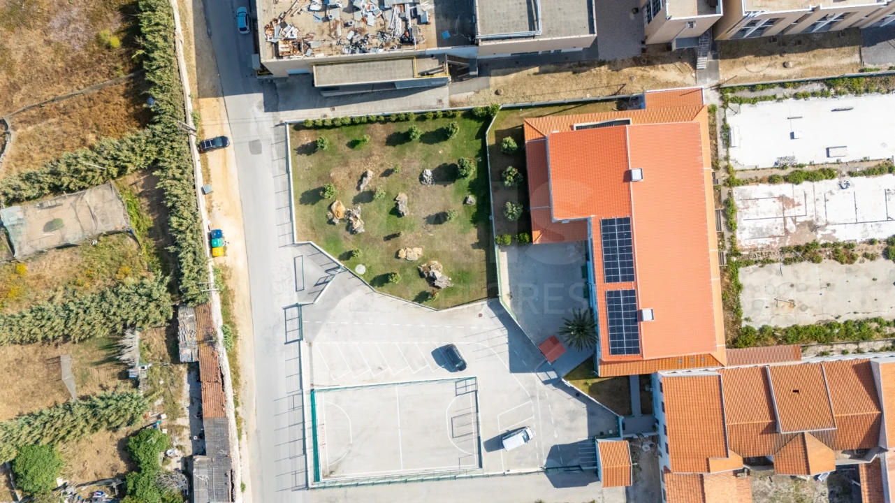 Prédio para Venda em Peniche Foto 2