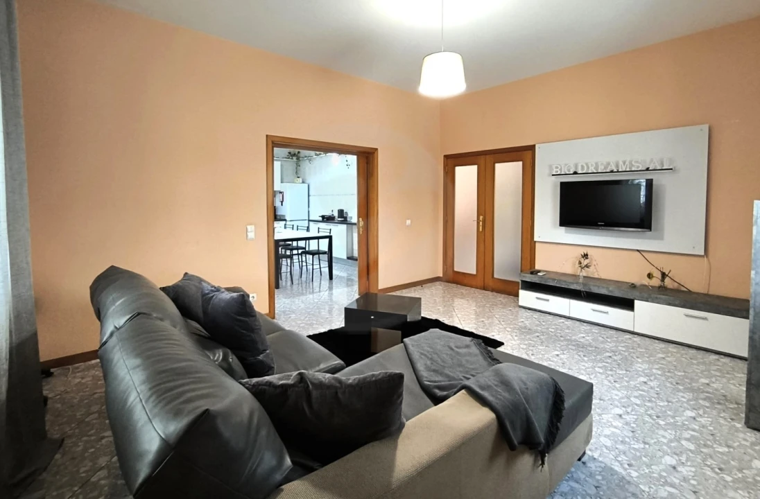 Moradia T4 para Venda em Rio Mau e Arcos Foto 2