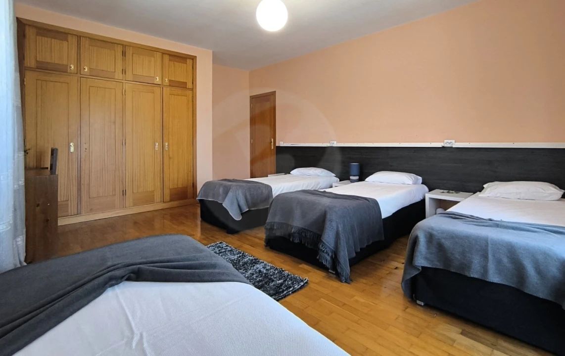 Moradia T4 para Venda em Rio Mau e Arcos Foto 12