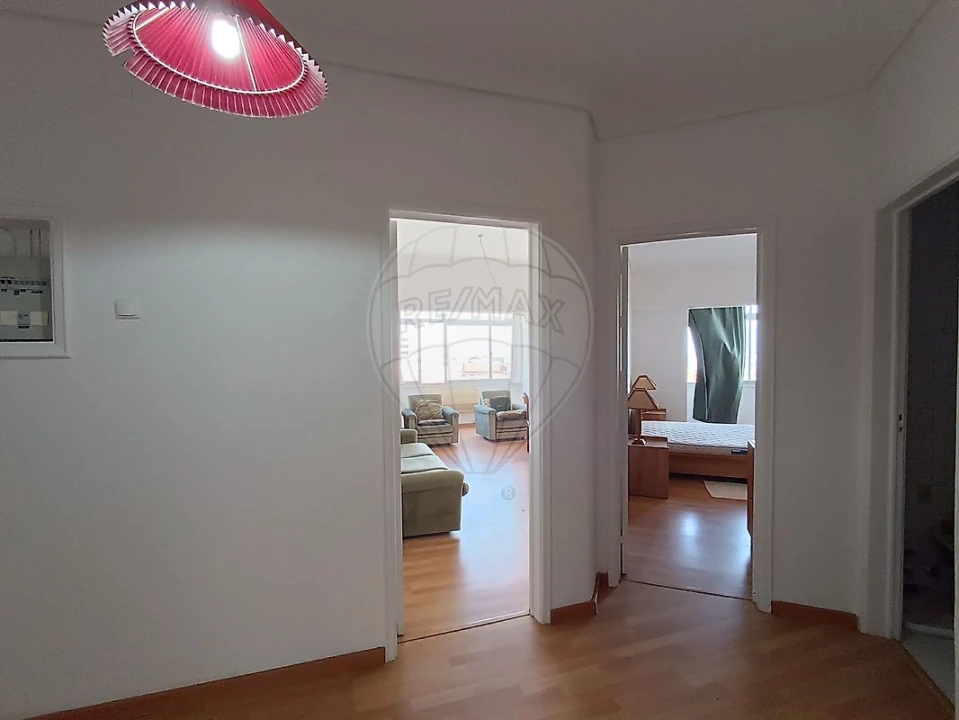 Apartamento T2 para Arrendamento em Campo de Ourique Foto 5