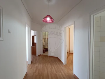 Apartamento T2 para Arrendamento em Campo de Ourique