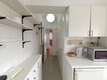 Apartamento T2 para Arrendamento em Campo de Ourique