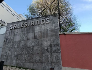 Apartamento T2 para Arrendamento em Campo de Ourique