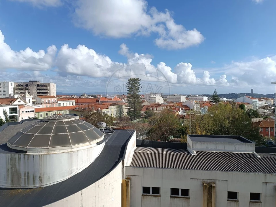 Apartamento T2 para Arrendamento em Campo de Ourique Foto 27